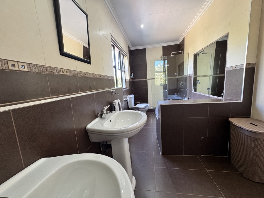 To Let 3 Bedroom Property for Rent in La Hoff North West